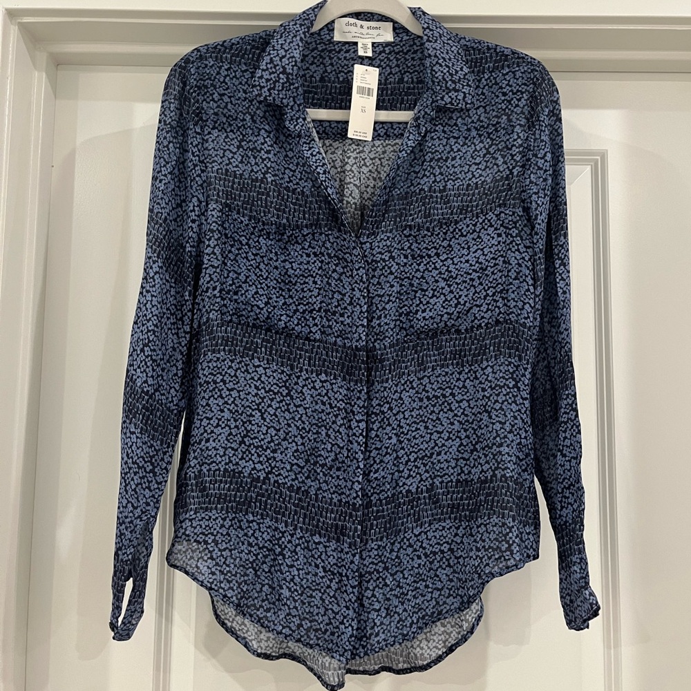 Cloth & Stone (Anthropologie) Navy & Blue Patterned Blouse- XS